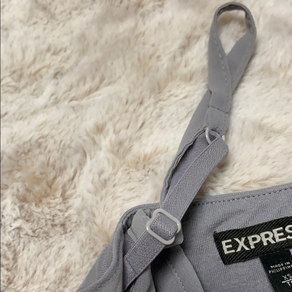 Express ruffle tank - Picture 3 of 10